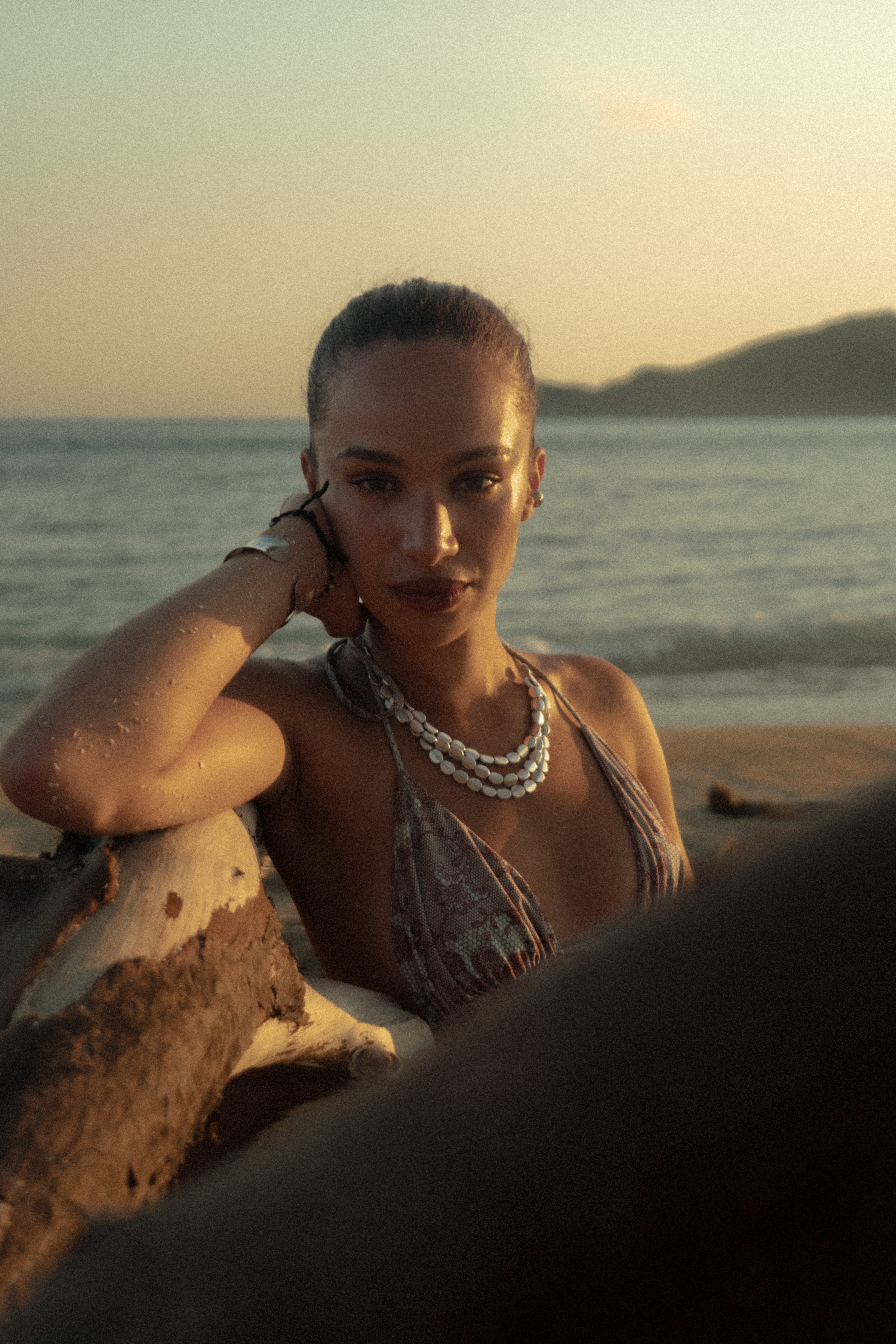 Beach portrait photography — lifestyle session at the ocean