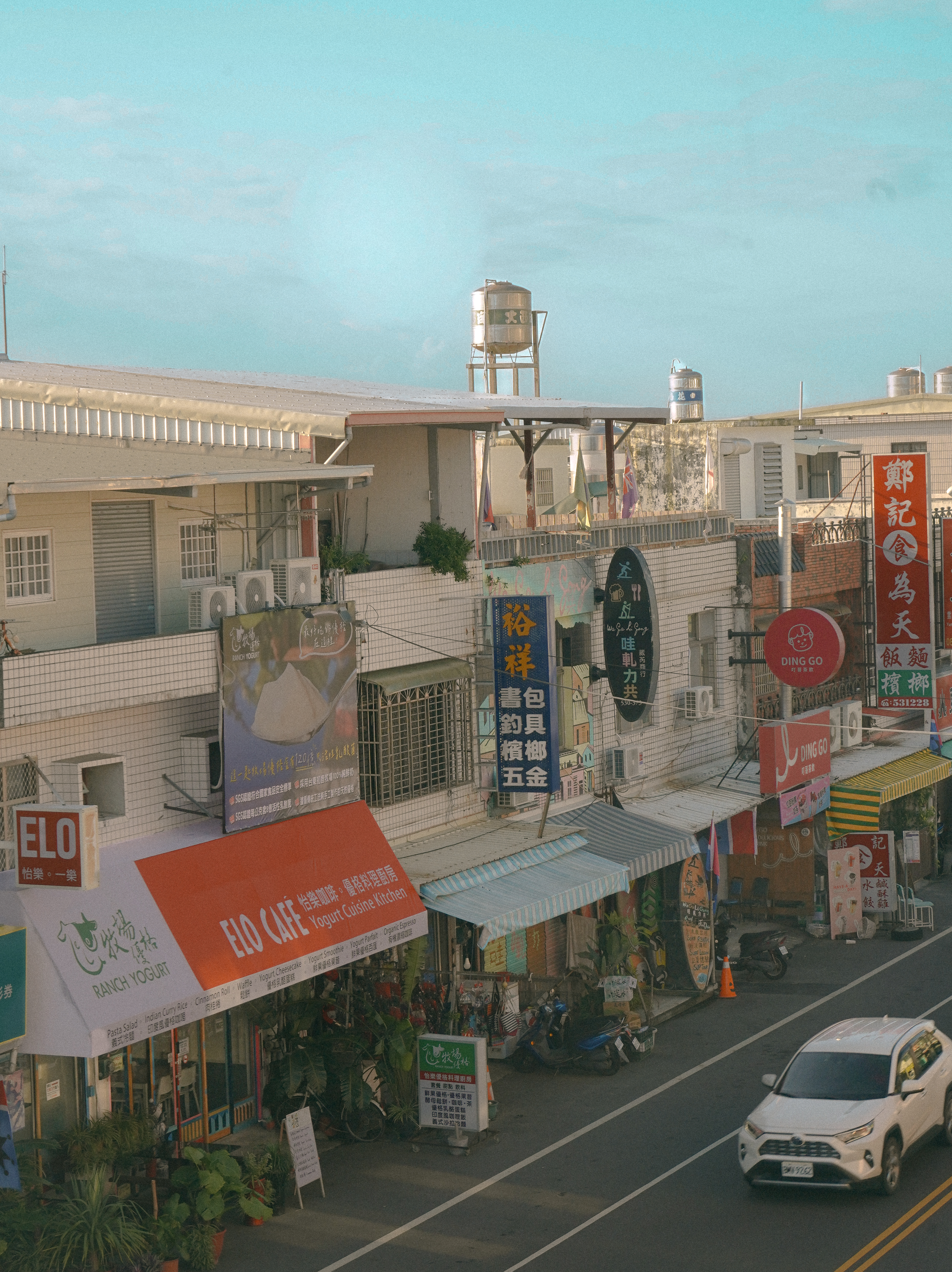Travel photography — street scene documentary by tonitonetti